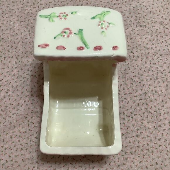 Unbranded Vintage 1950s Inspired White Pastel Kitsch Lamb Crib Shaped Planter - Picture 6 of 8